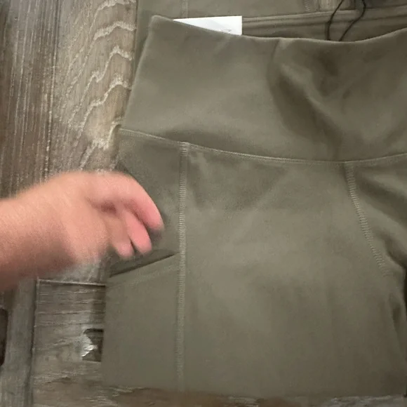 Banana Republic Khaki Leggings - Picture 6 of 16